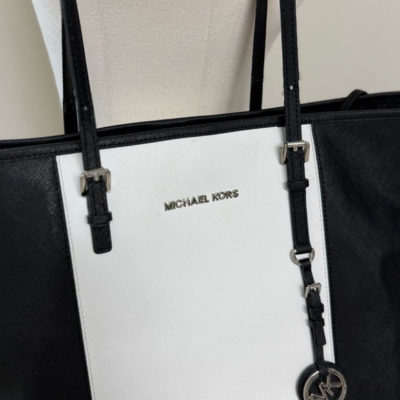 Michael Kors Black and White Jet Set Travel Large Saffiano Leather Open Tote Bag - Picture 4 of 9